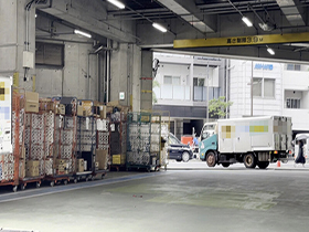 １００年に一度の超絶かわいいトラック運転手の性欲は法定速度OVER！　サンプル画像04